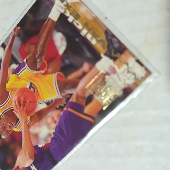 This 1993-94 Topps Stadium #281 trading card features Nick Van Exel - Picture 6 of 7